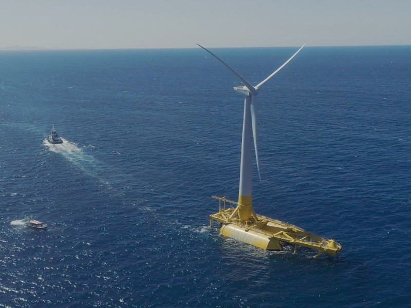 demoshat-grande demoshat-grande